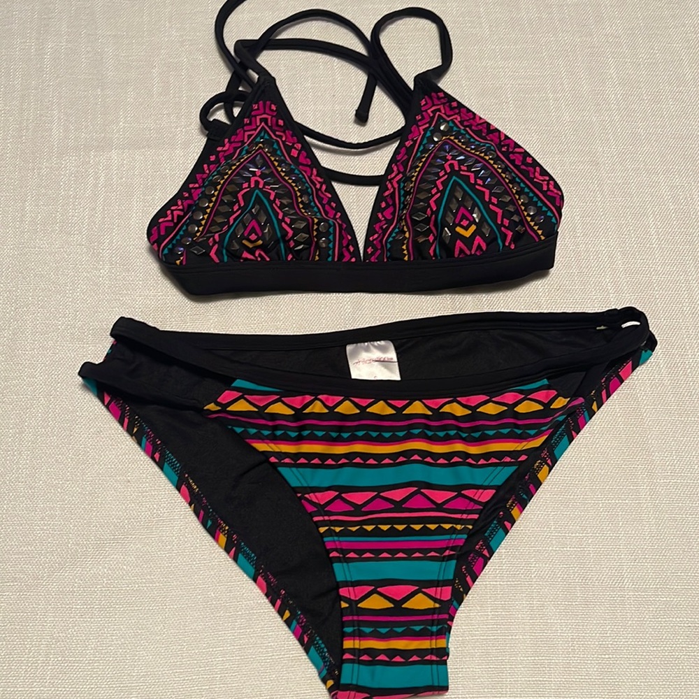NEW. Two piece swimwear